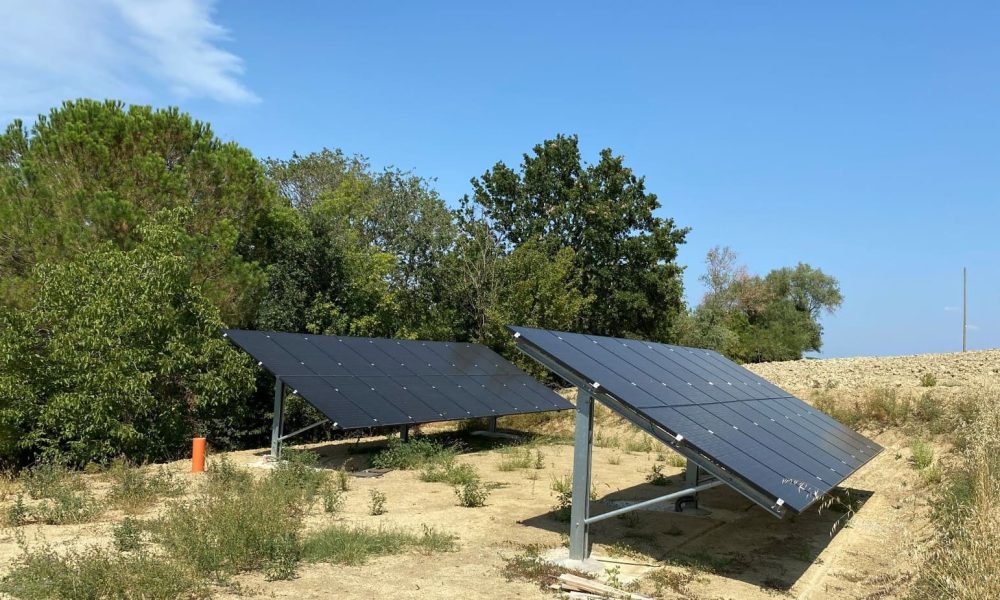 Impianto fotovoltaico residenziale posizionato a terra con potenza nominale di 12,75 kWp